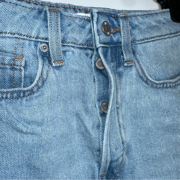 H&M light wash denim button fly mini skirt size 4 - Picture 2 of 4